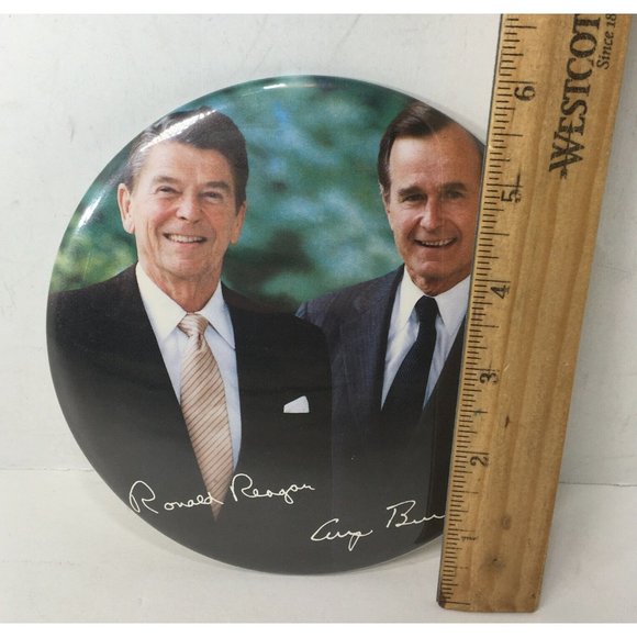 Ronald Reagan and George Bush Large Pin Button - Picture 3 of 12